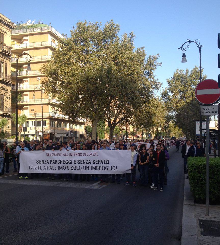 manifestazione contro la Ztl a Palermo