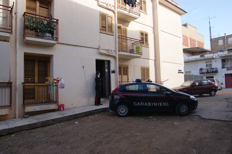 palazzina allacciata abusivamente