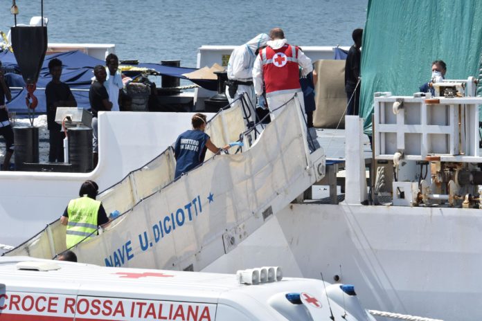 Migranti: nave Diciotti, arrivano ispettori ministero Sanità