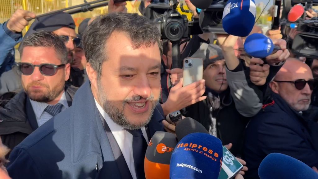 Processo Open Arms, giudici in Camera di consiglio. Salvini rischia sei anni “Per me sarà comunque una bella giornata” Processo Open Arms, giudici in Camera di consiglio. Salvini rischia sei anni “Per me sarà comunque una bella giornata”