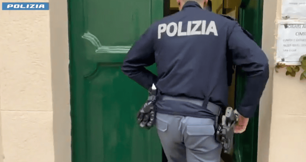 Corruzione e concussione al cimitero di Trapani, 5 misure cautelari e 18 indagati